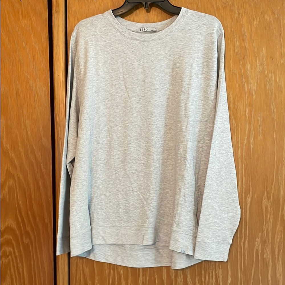 Tasc Gray Long Sleeve Cotton/Bamboo Top Classic Casual Comfort